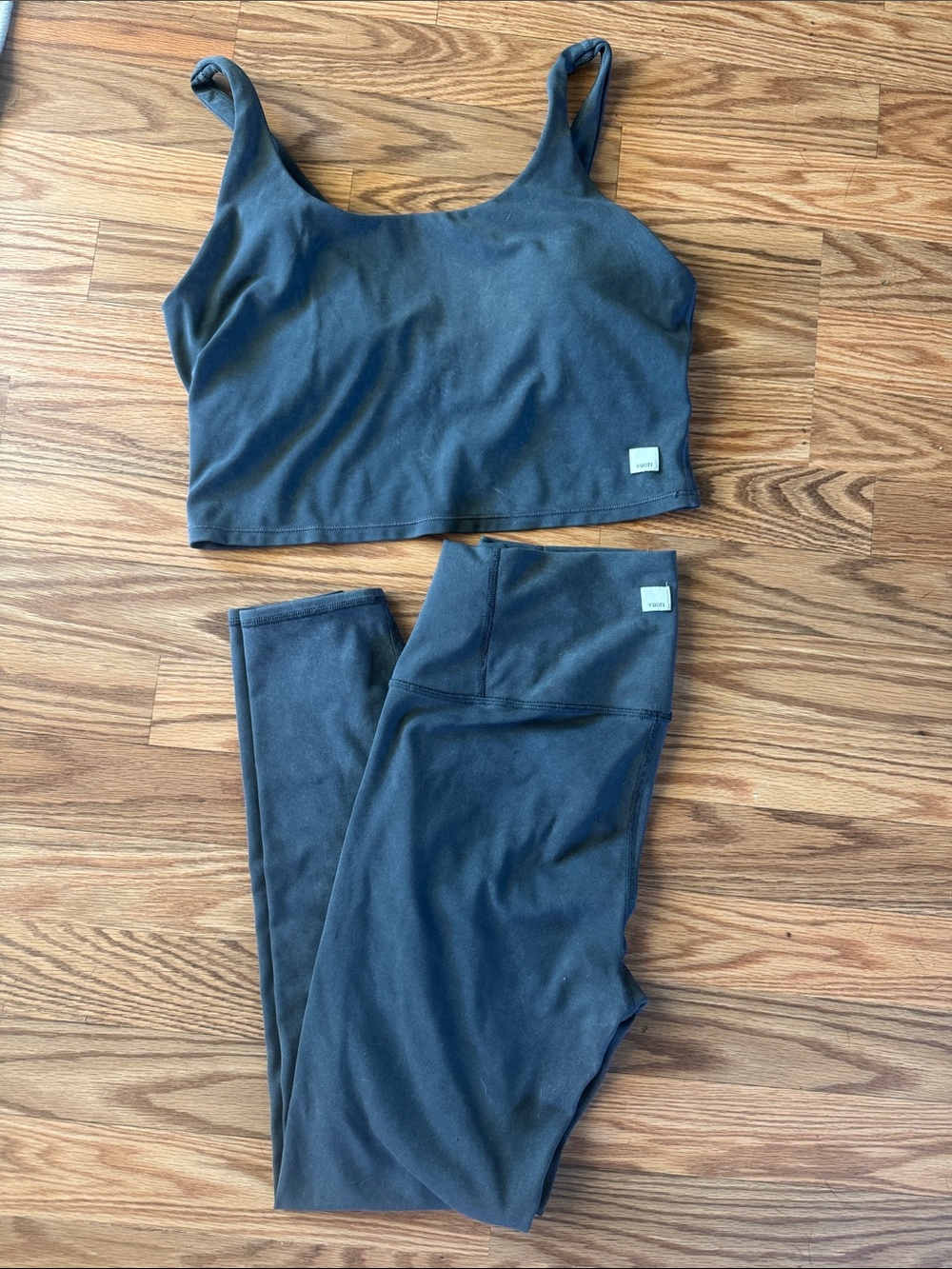 Vuori Seamless High-Waist Leggings & Crop Tank Set - Charcoal - Medium